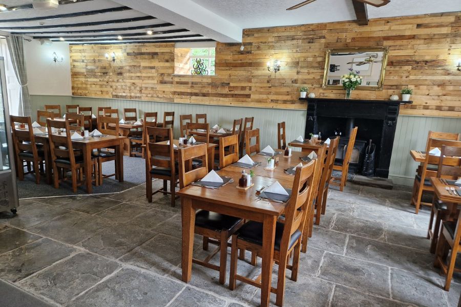 dining at the Brynffynon